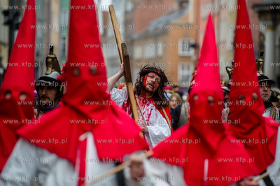 Wielki Piatek. Misterium Meki Panskiej na ulicach Gdanska.
25.03.2016
fot....