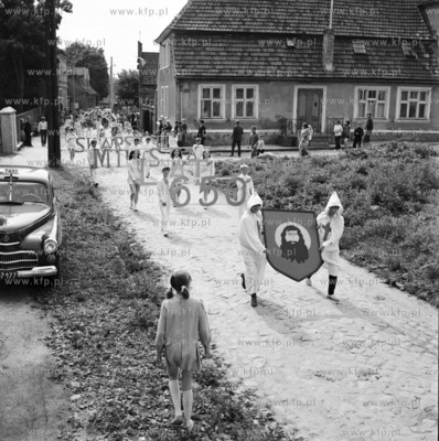Niedziela w Skarszewach, festyn zorganizowany przez...