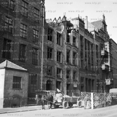 Odbudowa kamieniczek na ulicy Ogarnej w Gdańsku. 1960
0004744z_1960
Fot....