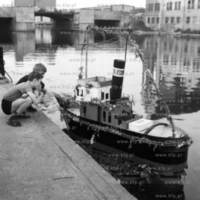 Pokaz modeli pływających z okazji Dni Morza na Motławie...