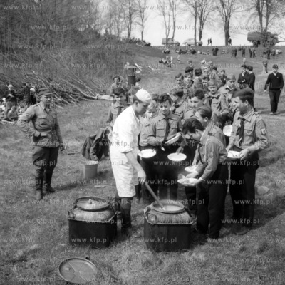 Biwakowa przerwa na posiłek. 
1962
0006467z
Fot. Zbigniew...