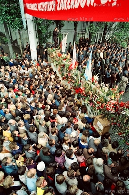 Strajk w Stoczni Gdanskiej im. Lenina Nz. msza na terenie...