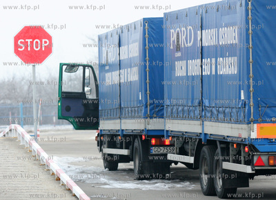 Pomorski Osrodek Ruchu Drogowego. Prowo jazdy po nowemu.
16.01.2006
fot....