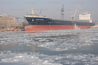 Chrzest statku w Stoczni Gdynia SA. Kontenerowiec Charlotte...