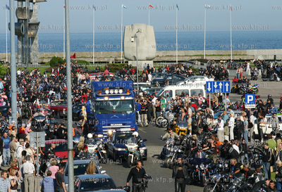 Parada 1000 motocykli na ulicach i Skwerze Kosciuszki...