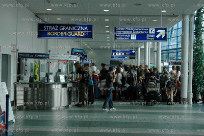 Wzmozone srodki bezpieczenstwa na Lotnisku im. Lecha...