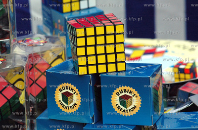 Gadzety z Jarmarku Dominikanskiego 2006
Wielka kostka...