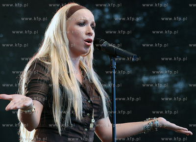 Impreza Lata z Radiem w Chojnicach. Nz. Koncert Kasi...