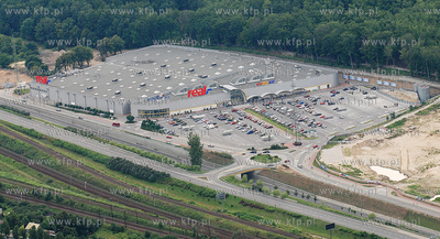 Gdynia z lotu ptaka. Nz. Hipermarket Real - Wzgorze
14.07.2007
Fot....