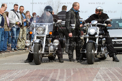 Gdansk. Zlot chopperow w Brzeznie przy molo. Po zbiorce...