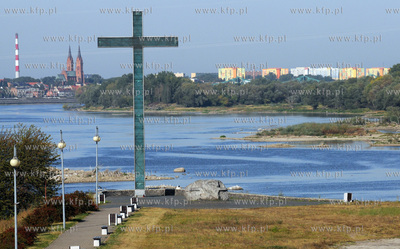 Zapora wodna we Wloclawku. Na prawym brzegu Wisly,...
