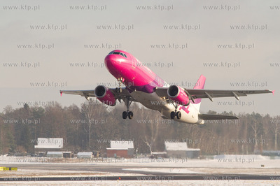Gdansk, Rebiechowo. Airbus A320-232 linii Wizz-Air...