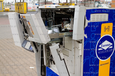 Gdansk. Ujescisko. Wysadzony w powietrze bankomat sieci...