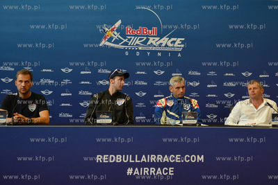 Gdynia - 4. przystanek Mistrzostw Swiata Red Bull Air...