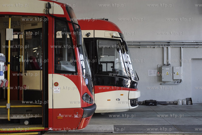 Zajezdnia Wrzeszcz. Nz. tramwaj d wag n8c i pesa jazz...