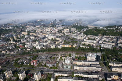 Gdynia we mgle 19.05.2009 fot. Kacper Kowalski / KFP...