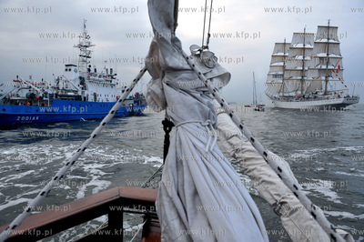 Wielka parada zaglowcow po Zatoce Gdanskiej na zakonczenie...