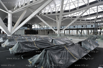 Gdansk, Rebiechowo. Prace wykonczeniowe terminala T2...