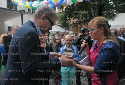 Festyn charytatywny Zeszyt dla Ucznia odby   si   na...