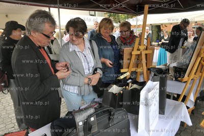 Festyn charytatywny Zeszyt dla Ucznia odby   si   na...