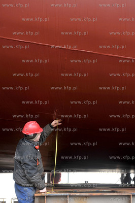 Stocznia Gdansk. Budowa statku typu PSV Ocean Art do...