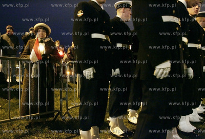 Gdynia. Pomnik Ofiar Grudnia 1970. Obchody rocznicowe...