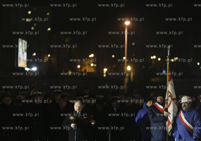 Gdynia Stocznia. Pomnik Ofiar Grudnia 1970. Obchody...