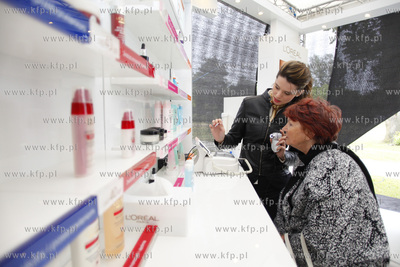 Namiot firmy Loreal na 36 Festiwalu Filmow Fabularnych...