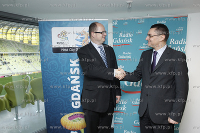 Gdansk. PGE Arena. Podpisanie umowy o wspolprace miedzy...