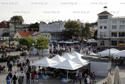 Sopot. Festiwal Artloop. Kwatera glowna festiwalu instalacja...