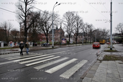 Gdansk. Przejscie dla pieszych przy al.Hallera, na...