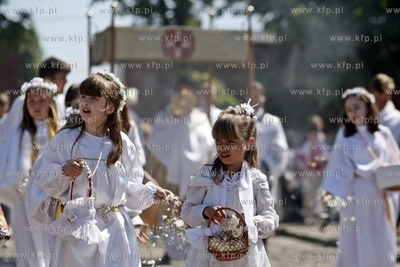 Procesja Bozego Ciala w gdanskiej dzielnicy Letnica.
30.05.2013
fot....