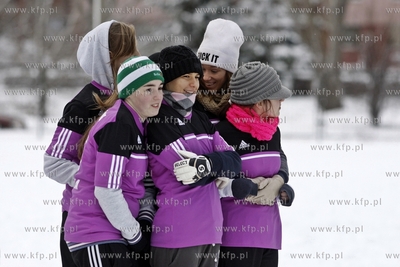 Gdansk Zaspa. Pilkarski turniej dzikich druzyn Do przerwy...