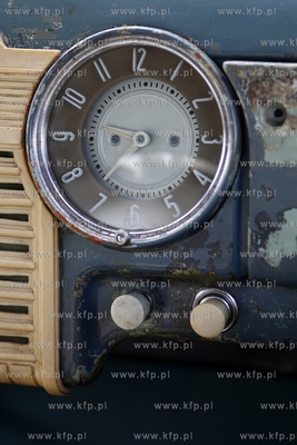 Zabytkowy samochod marki Warszawa, ktora jezdzil Karol...