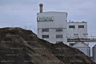 Znika hałda kruszywa z placu u zbiegu ul. Marynarki...