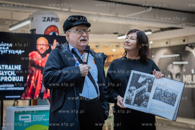 Centrum Handlowe Manhattan. Premiera albumu "Fot. Zbigniew...