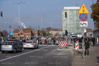 Wstępne otwarcie naziemnego przejścia dla pieszych...