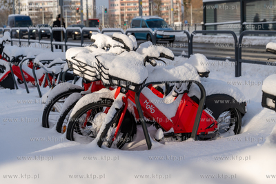 Zima w Gdańsku. Morena. Zasypane śniegiem rowery...