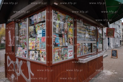 Gdańsk, kiosk przy ulicy Dmowskiego. 20.03.2020 /...