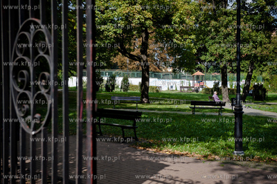 Park Kuzniczki  - zabytkowy, niewielki park w Gdansku...