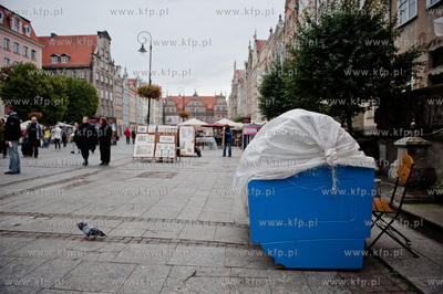 Gdansk. Dlugi Targ. Jesienna pogoda na ulicach Starego...