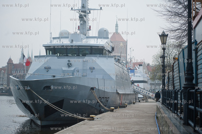 Gdansk. Nabrzeze Motlawy. Wizyta nalezacego do francuskiej...