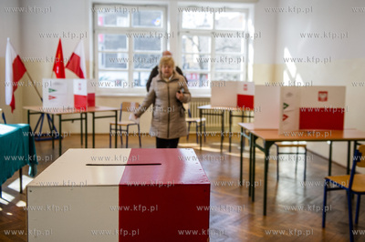 Gdansk. Obwodowa Komisja ds. Wyborow do Rady Dzielnicy...