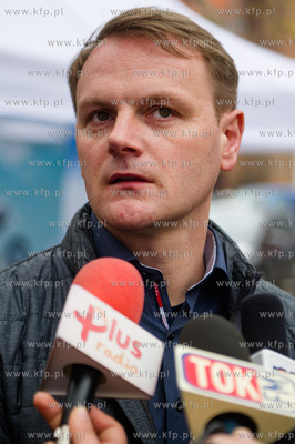 Gdansk. Plac T. Polaka. Briefing prasowy poprzedzajacy...