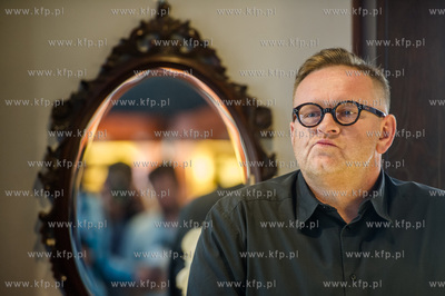 Gdansk. Galeria Bursztynu B&G. Formacja Niezywych Schabuff...