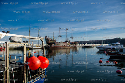 Gdynia.  Pierwszy prawdziwie wiosenny, sloneczy i cieply...