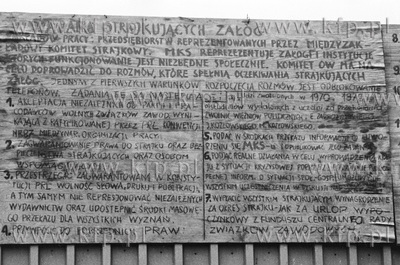 Strajk w Stoczni Gdanskiej im. Lenina Nz. tablice z...
