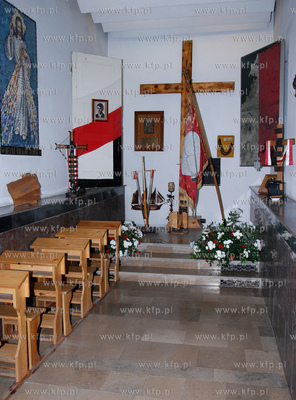 Kosciol Najswietszego Serca Pana jezusa w Gdyni. Kaplicy...