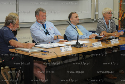 Gdynia. Konferencja prasowa rozpoczynajaca Zlot Zaglowcow...