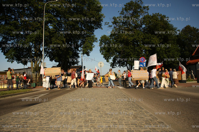 Chwaszczyno. Protest mieszancow Chwaszczyna i okolicznych...